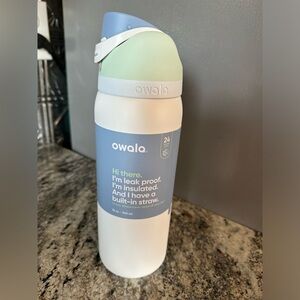 Owala 32oz FreeSip: Iced Breeze